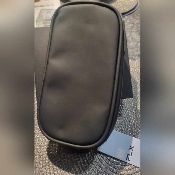 NWT FLX Water Resistant Small Belt Pack - Picture 2 of 4